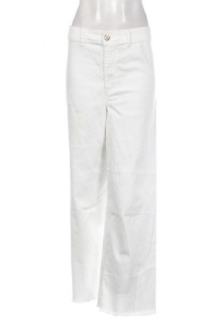 Дамски дънки Billabong, Размер M, Цвят Бял, Цена 93,99 лв.