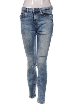 Damskie jeansy Calvin Klein Jeans, Rozmiar M, Kolor Niebieski, Cena 175,99 zł