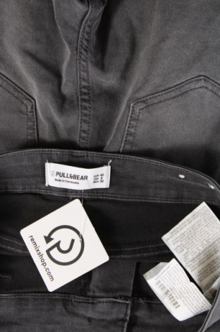 Дамски дънки Pull&Bear, Размер M, Цвят Сив, Цена 46,99 лв.