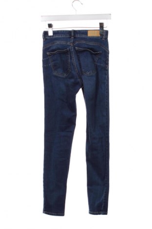 Damskie jeansy Pull&Bear, Rozmiar S, Kolor Niebieski, Cena 43,99 zł