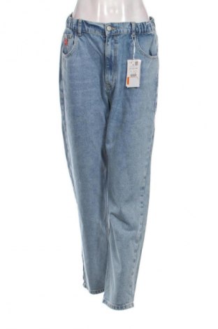 Blugi de femei Pull&Bear, Mărime L, Culoare Albastru, Preț 121,00 Lei
