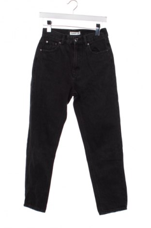 Damskie jeansy Pull&Bear, Rozmiar XS, Kolor Szary, Cena 66,39 zł