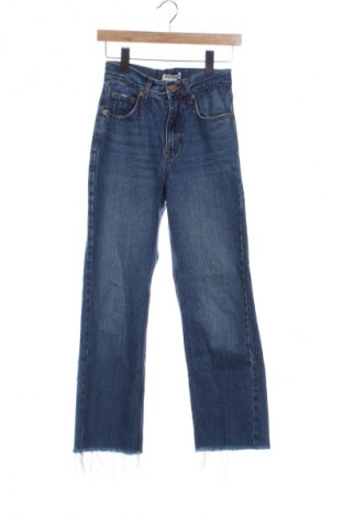 Damskie jeansy Pull&Bear, Rozmiar XS, Kolor Niebieski, Cena 66,67 zł