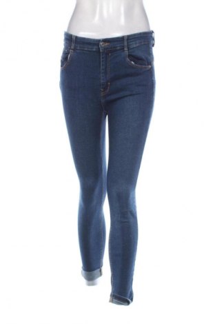 Damskie jeansy Pull&Bear, Rozmiar M, Kolor Niebieski, Cena 66,67 zł