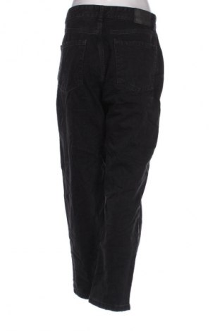 Damskie jeansy Pull&Bear, Rozmiar L, Kolor Czarny, Cena 81,99 zł