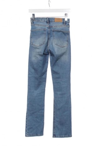 Blugi de femei Stradivarius, Mărime XXS, Culoare Albastru, Preț 76,00 Lei