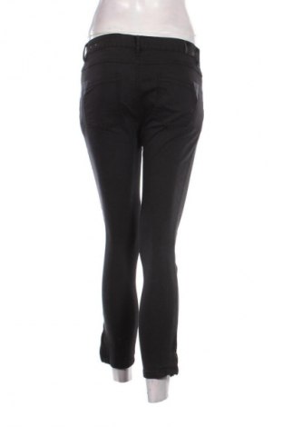 Dámske džínsy  Stradivarius, Veľkosť M, Farba Čierna, Cena  14,77 €
