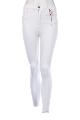 Damen Jeans Stradivarius, Größe S, Farbe Weiß, Preis 14,77 €
