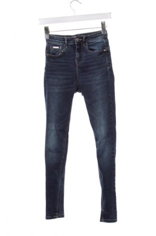 Damen Jeans Stradivarius, Größe XS, Farbe Blau, Preis 14,83 €