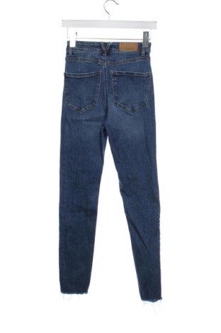 Dámske džínsy  Stradivarius, Veľkosť S, Farba Modrá, Cena  14,83 €
