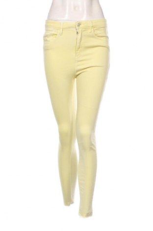 Blugi de femei Stradivarius, Mărime M, Culoare Galben, Preț 77,17 Lei