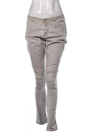 Damen Jeans Summum Woman, Größe M, Farbe Beige, Preis 38,00 €
