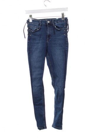 Дамски дънки Zara, Размер XS, Цвят Син, Цена 27,37 лв.