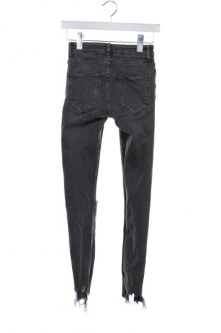 Blugi de femei Zara, Mărime XS, Culoare Negru, Preț 71,05 Lei
