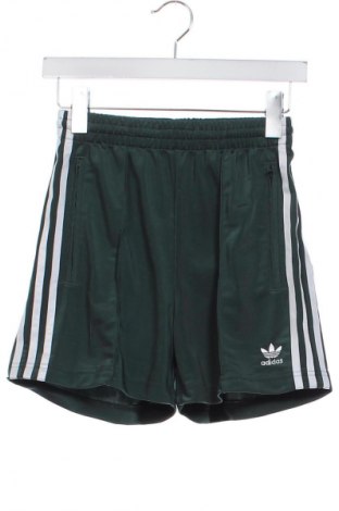 Дамски къс панталон Adidas Originals, Размер XS, Цвят Зелен, Цена 77,99 лв.