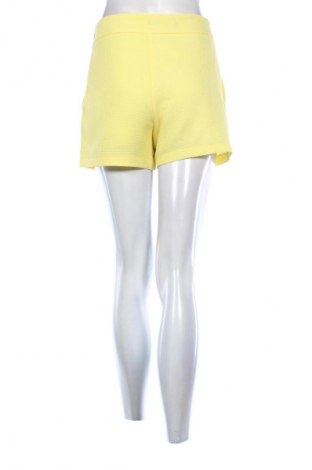 Damen Shorts Bebe Plus, Größe S, Farbe Gelb, Preis 9,72 €