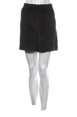 Damen Shorts Beloved, Größe L, Farbe Schwarz, Preis 9,99 €