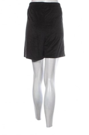 Damen Shorts Beloved, Größe L, Farbe Schwarz, Preis 9,99 €