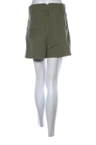 Dámske kraťasy  Gina Tricot, Veľkosť S, Farba Zelená, Cena  10,23 €