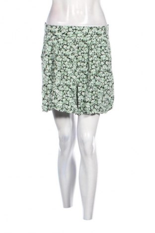 Damen Shorts Gina Tricot, Größe M, Farbe Mehrfarbig, Preis 10,23 €