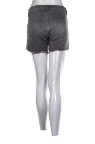 Pantaloni scurți de femei H&M, Mărime S, Culoare Gri, Preț 50,00 Lei