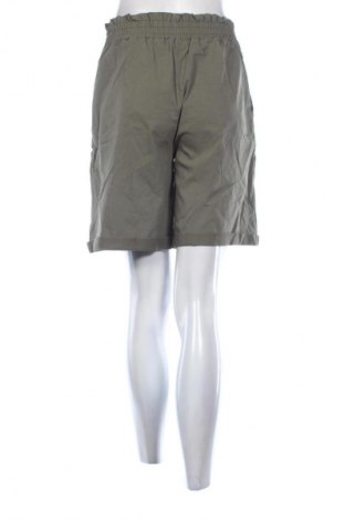 Γυναικείο κοντό παντελόνι NEW COLLECTION, Μέγεθος M, Χρώμα Πράσινο, Τιμή 17,36 €