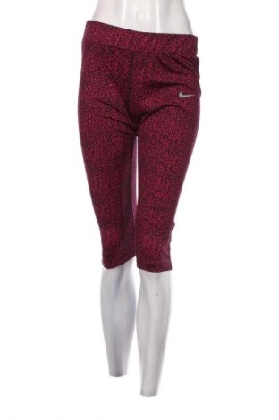 Pantaloni scurți de femei Nike, Mărime M, Culoare Multicolor, Preț 111,99 Lei