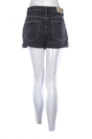 Damen Shorts Pull&Bear, Größe L, Farbe Schwarz, Preis 9,72 €