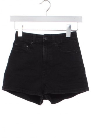 Γυναικείο κοντό παντελόνι Pull&Bear, Μέγεθος XXS, Χρώμα Μαύρο, Τιμή 9,72 €