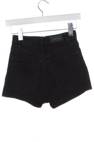 Γυναικείο κοντό παντελόνι Pull&Bear, Μέγεθος XXS, Χρώμα Μαύρο, Τιμή 9,72 €