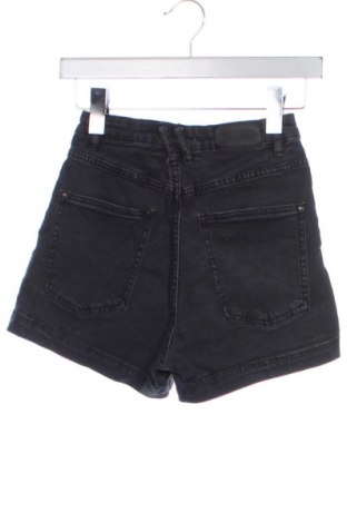Γυναικείο κοντό παντελόνι Pull&Bear, Μέγεθος XXS, Χρώμα Μαύρο, Τιμή 9,79 €