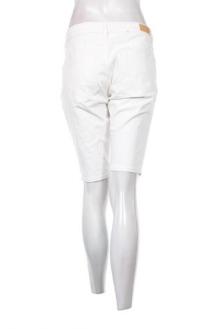Damen Shorts Q/S by S.Oliver, Größe L, Farbe Weiß, Preis € 12,99