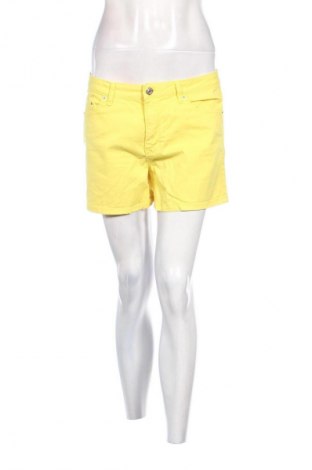 Pantaloni scurți de femei Stradivarius, Mărime M, Culoare Galben, Preț 50,00 Lei