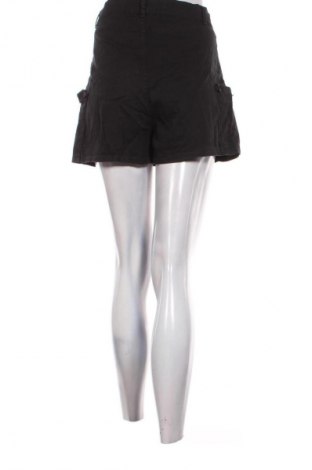 Damen Shorts Terranova, Größe L, Farbe Schwarz, Preis 6,99 €