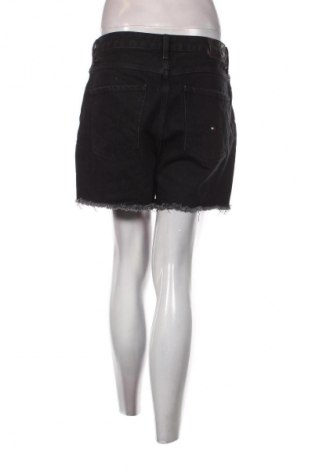 Női rövidnadrág Tommy Hilfiger, Méret M, Szín Fekete, Ár 13 649 Ft