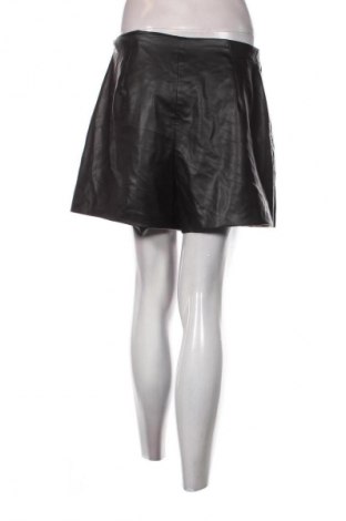 Pantaloni scurți de femei Zara, Mărime L, Culoare Negru, Preț 69,99 Lei