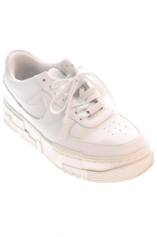 Дамски обувки Nike, Размер 40, Цвят Бял, Цена 112,99 лв.