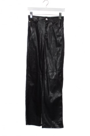 Dámské kalhoty  Bershka, Velikost XS, Barva Černá, Cena  367,00 Kč