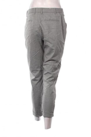 Pantaloni de femei Bershka, Mărime M, Culoare Gri, Preț 58,99 Lei