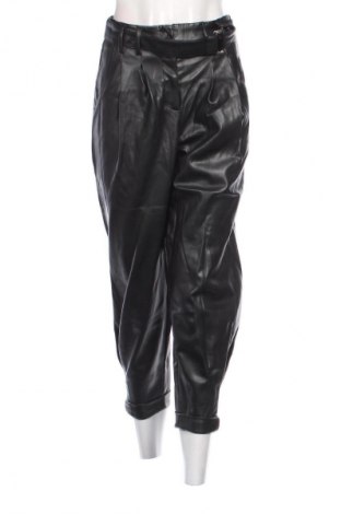 Pantaloni de femei Bershka, Mărime S, Culoare Negru, Preț 76,32 Lei
