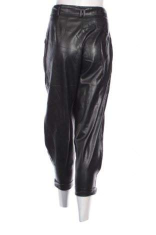 Pantaloni de femei Bershka, Mărime S, Culoare Negru, Preț 76,32 Lei