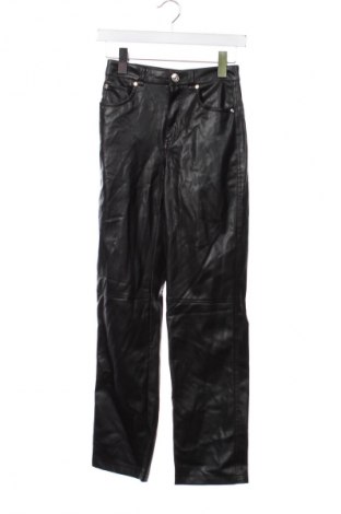 Dámské kalhoty  Bershka, Velikost XS, Barva Černá, Cena  269,00 Kč