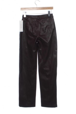 Pantaloni de femei Calvin Klein, Mărime XXS, Culoare Maro, Preț 694,99 Lei