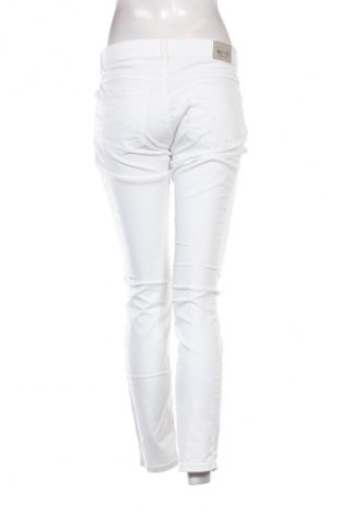 Pantaloni de femei Mustang, Mărime M, Culoare Alb, Preț 107,89 Lei