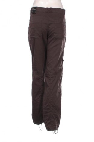Дамски панталон Nike, Размер L, Цвят Кафяв, Цена 94,99 лв.