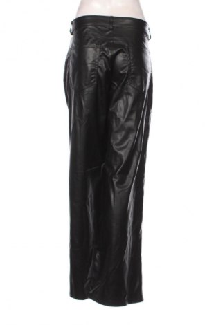 Pantaloni de femei Pull&Bear, Mărime M, Culoare Negru, Preț 158,99 Lei