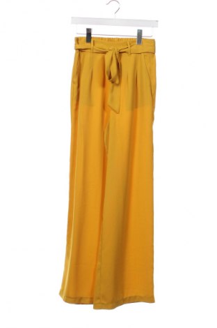 Damenhose Stradivarius, Größe XS, Farbe Gelb, Preis 14,83 €