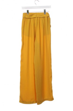 Damenhose Stradivarius, Größe XS, Farbe Gelb, Preis 14,83 €