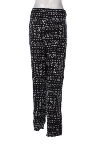 Damskie spodnie True Style, Rozmiar XXL, Kolor Kolorowy, Cena 66,67 zł