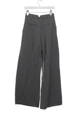 Pantaloni de femei Zara, Mărime XS, Culoare Gri, Preț 87,99 Lei
